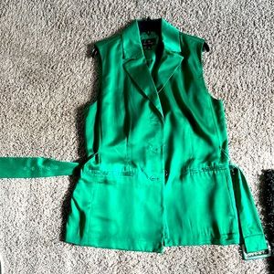 Money Green sleeveless blazer
